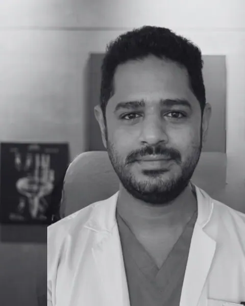 Dr. Mustafa, Consultant Periodontist at Dentologie