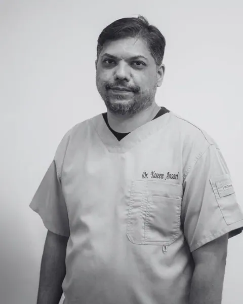 Dr. Yaseen Ansari, Aesthetic Dentist at Dentologie